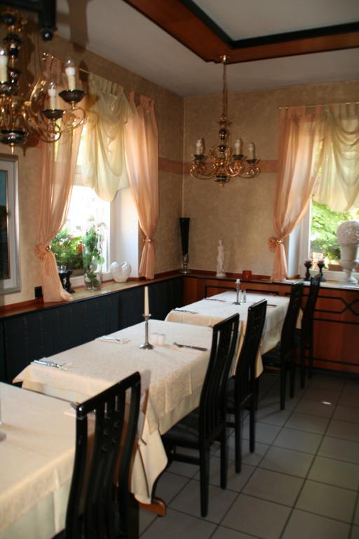 Restaurant Orakel Hotel Oberstenfeld Exterior photo